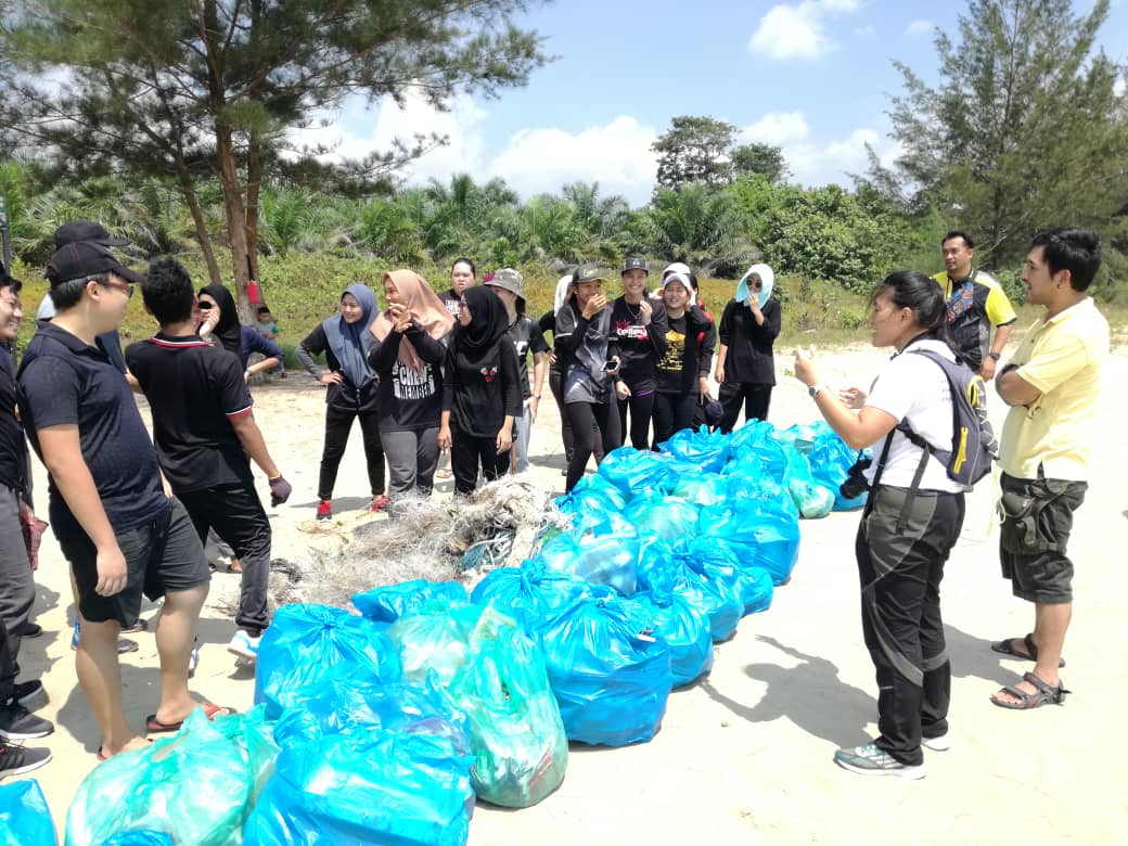 A total of 37 bags of rubbish was collected.