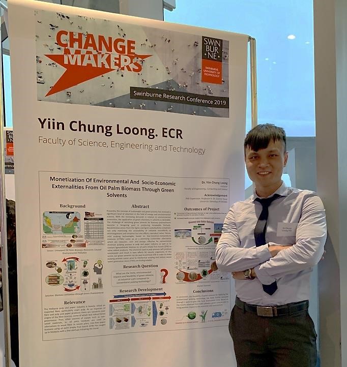 Dr Yiin showcasing his research work titled ‘Change Makers’.