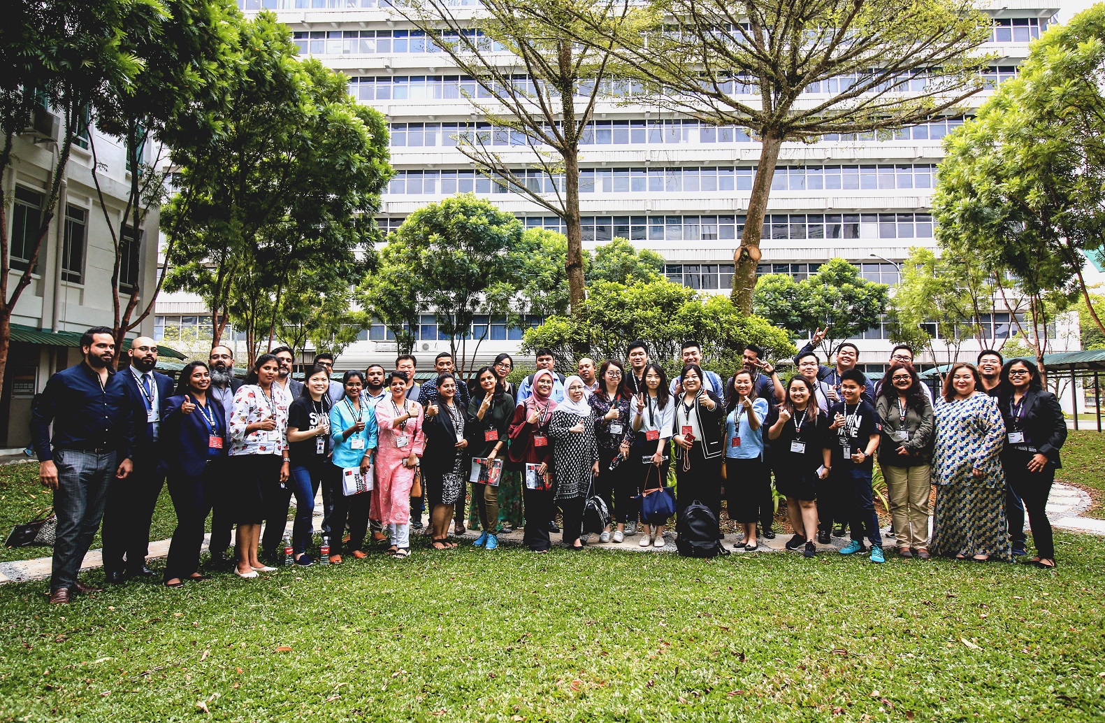 Group photo of the partners and Swinburne staff.