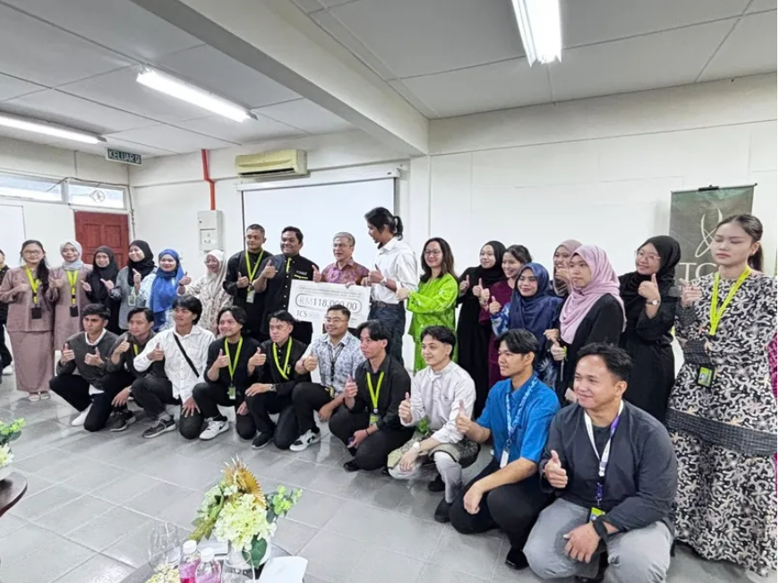 Sarawak tutors rural pupils