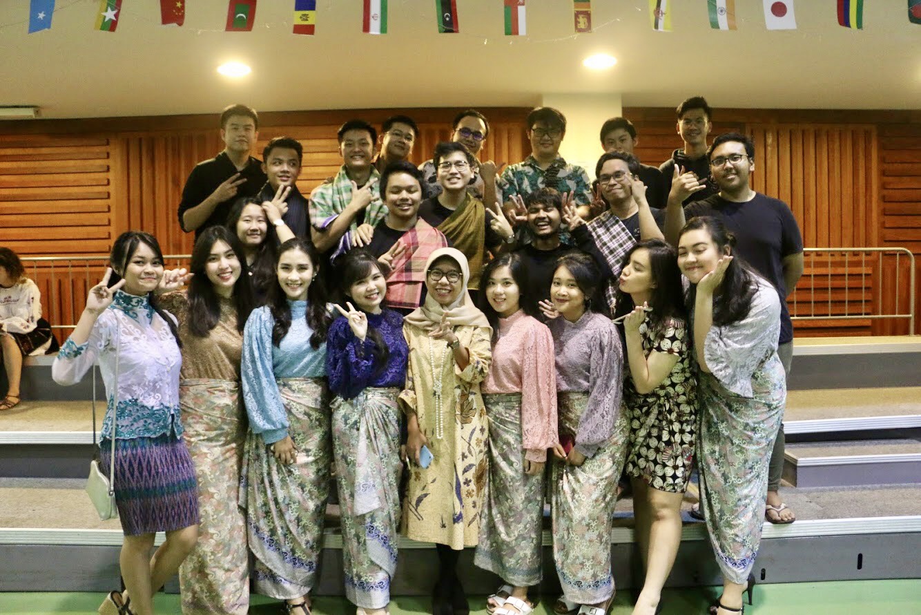 Indonesian-student-performers-during-the-Swinburne-Cultural-Night-2018