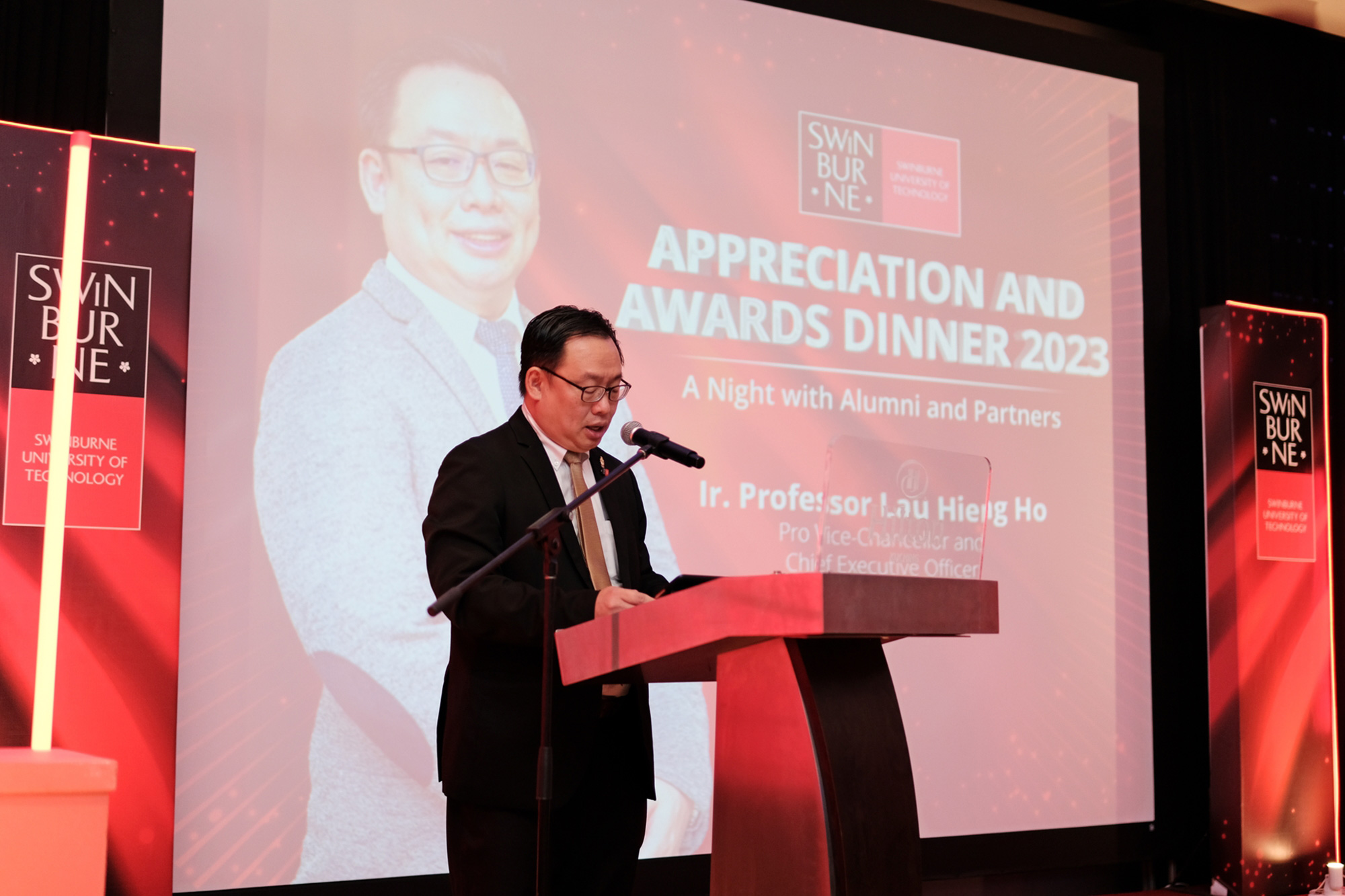 Ir Professor Lau Hieng Ho delivers the welcoming address at the Appreciation and Awards Dinner event.
