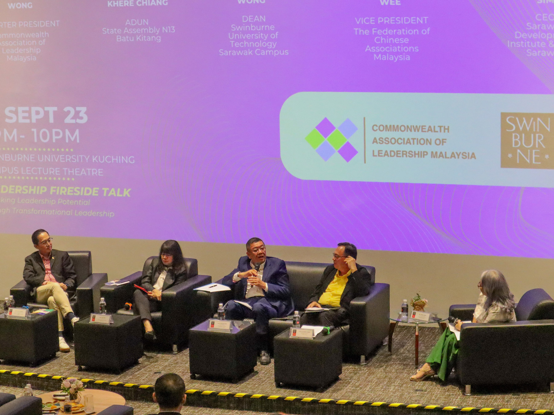 (From left) Professor Brian Wong Kee Mun, Ms Lelia Sim, Dato Richard Wee and YB Dato Ir Lo Khere Chiang deliver their insights during the Leadership Fireside Talk, moderated by Ms Hanaa Wong (right). 