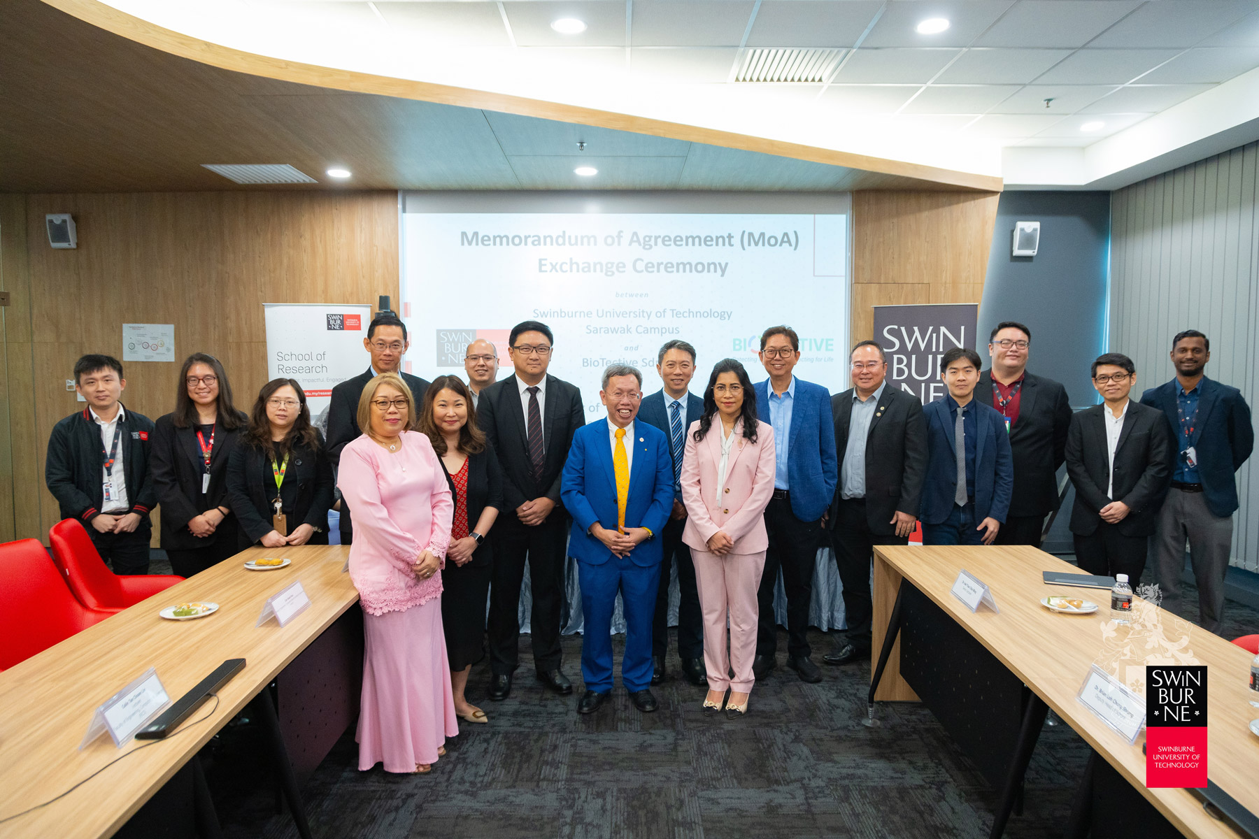 A group photo taken at the MoA Exchange Ceremony. Seen are YB Datuk Amar Professor Dr Sim Kui Hian (centre), Professor Patrick Then (centre left), (from centre right) Mr Peter Ting Yiik Pung, Professor Dr Ida Fatimawati bt Adi Badiozaman, Mr Simon Lau Kiing Kang, Mr William Liang Tak Chiang and others. 