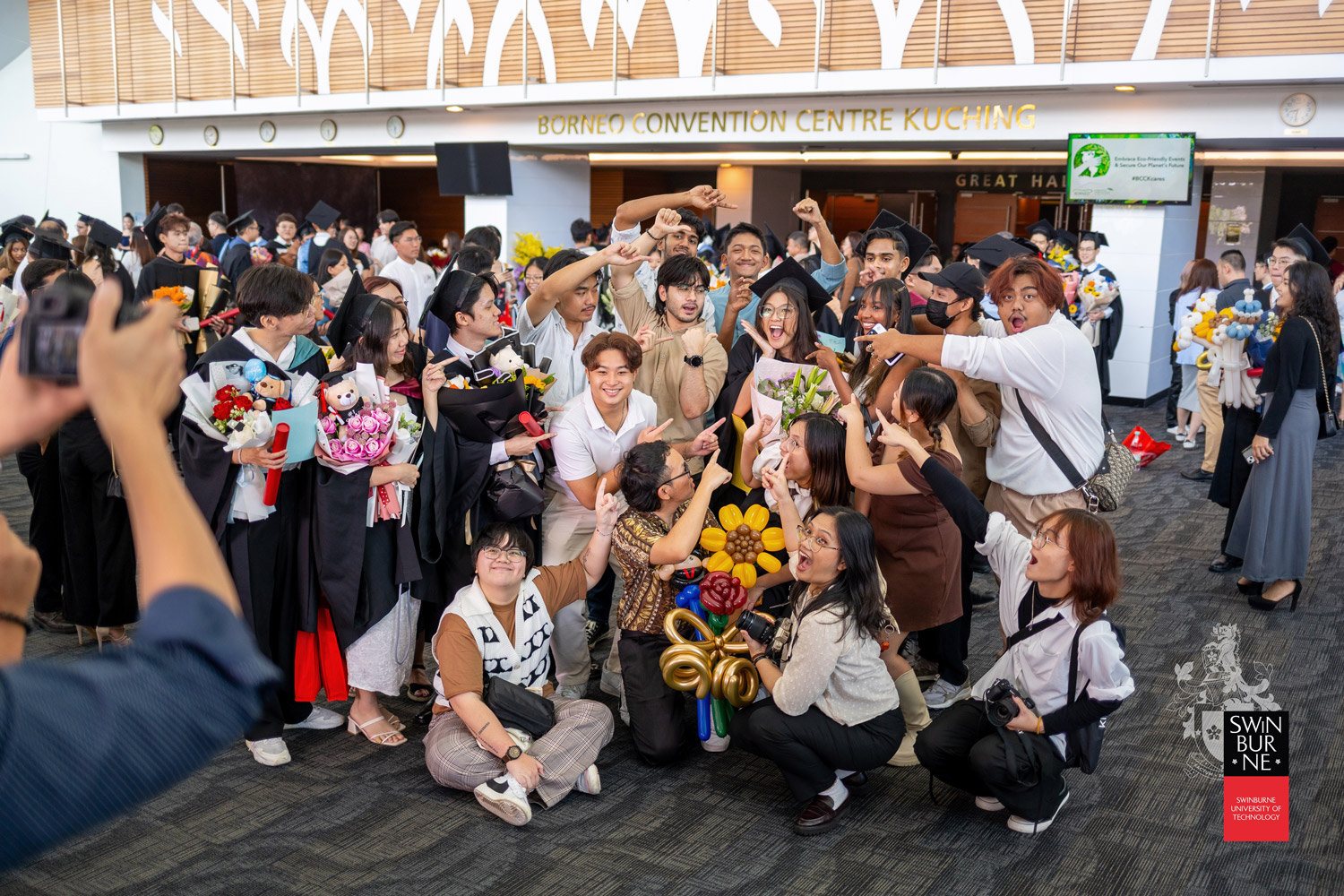 Swinburne Sarawak celebrates 309 graduates