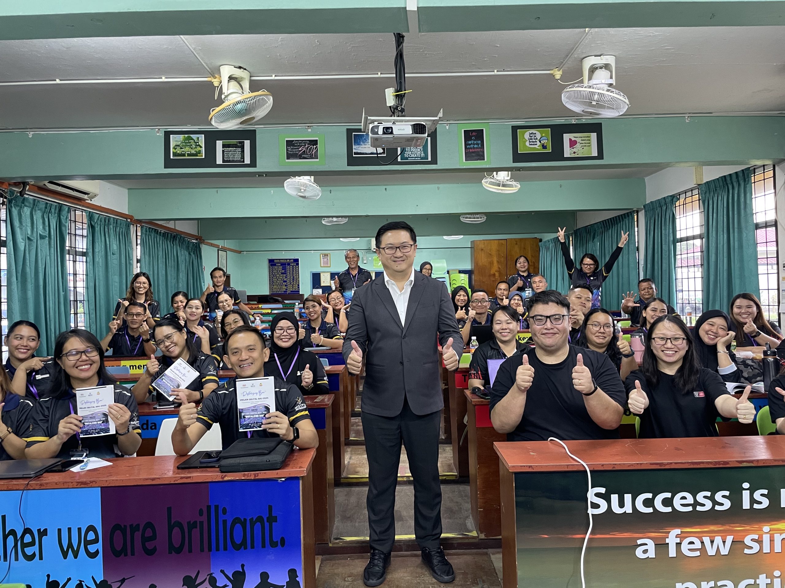 Swinburne Sarawak Empowers Rural Educators with AI Workshop