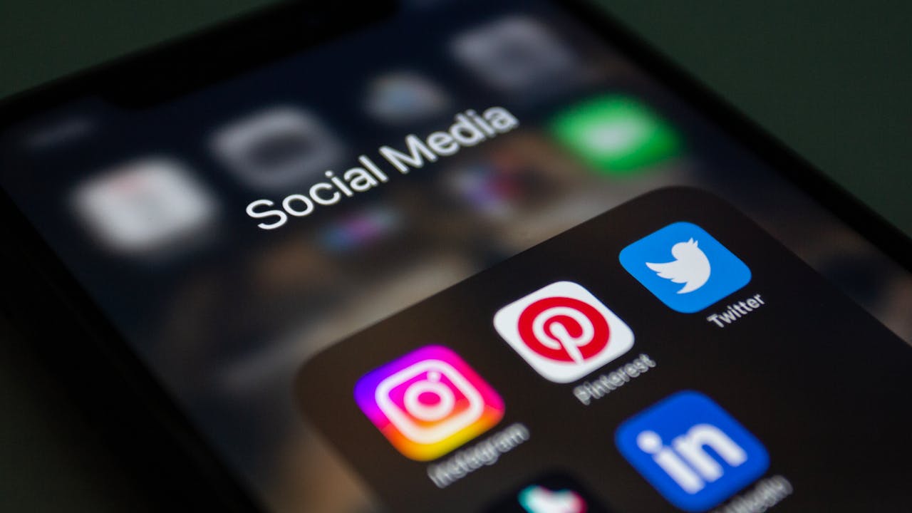 Discover how Media and Communications students gain real-world experience through social media research and industry projects at Swinburne Sarawak.
