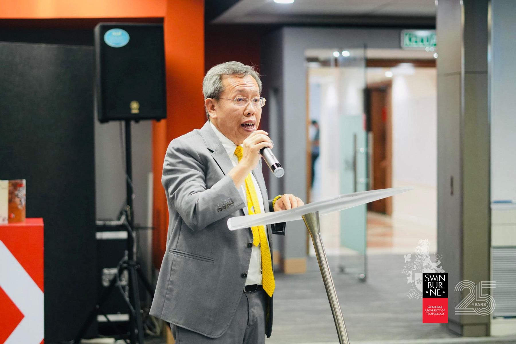 The Honourable Datuk Amar Professor Dr Sim Kui Hian delivers his speech at the event.