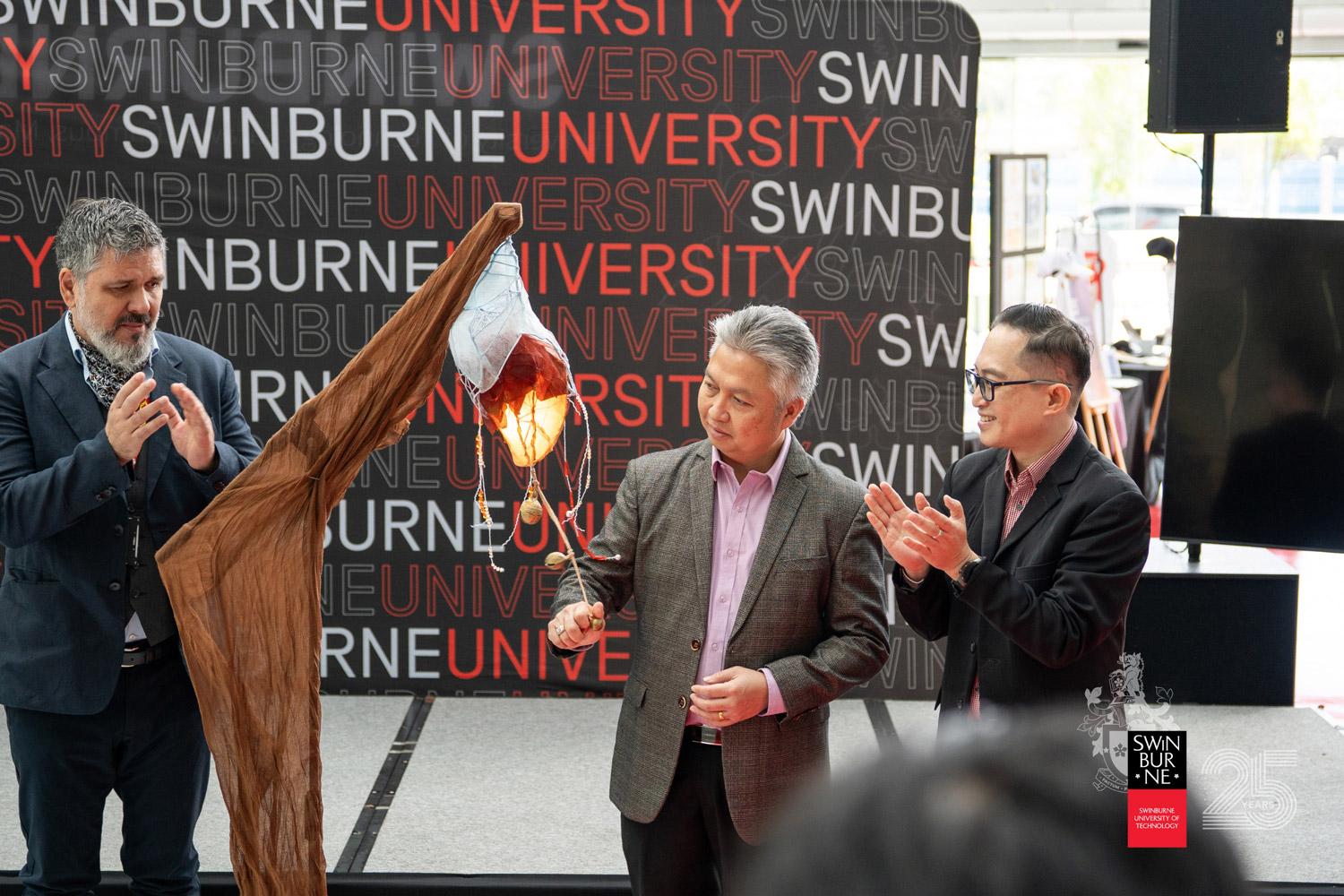 YB Datuk Snowdan Lawan officially launches the event.