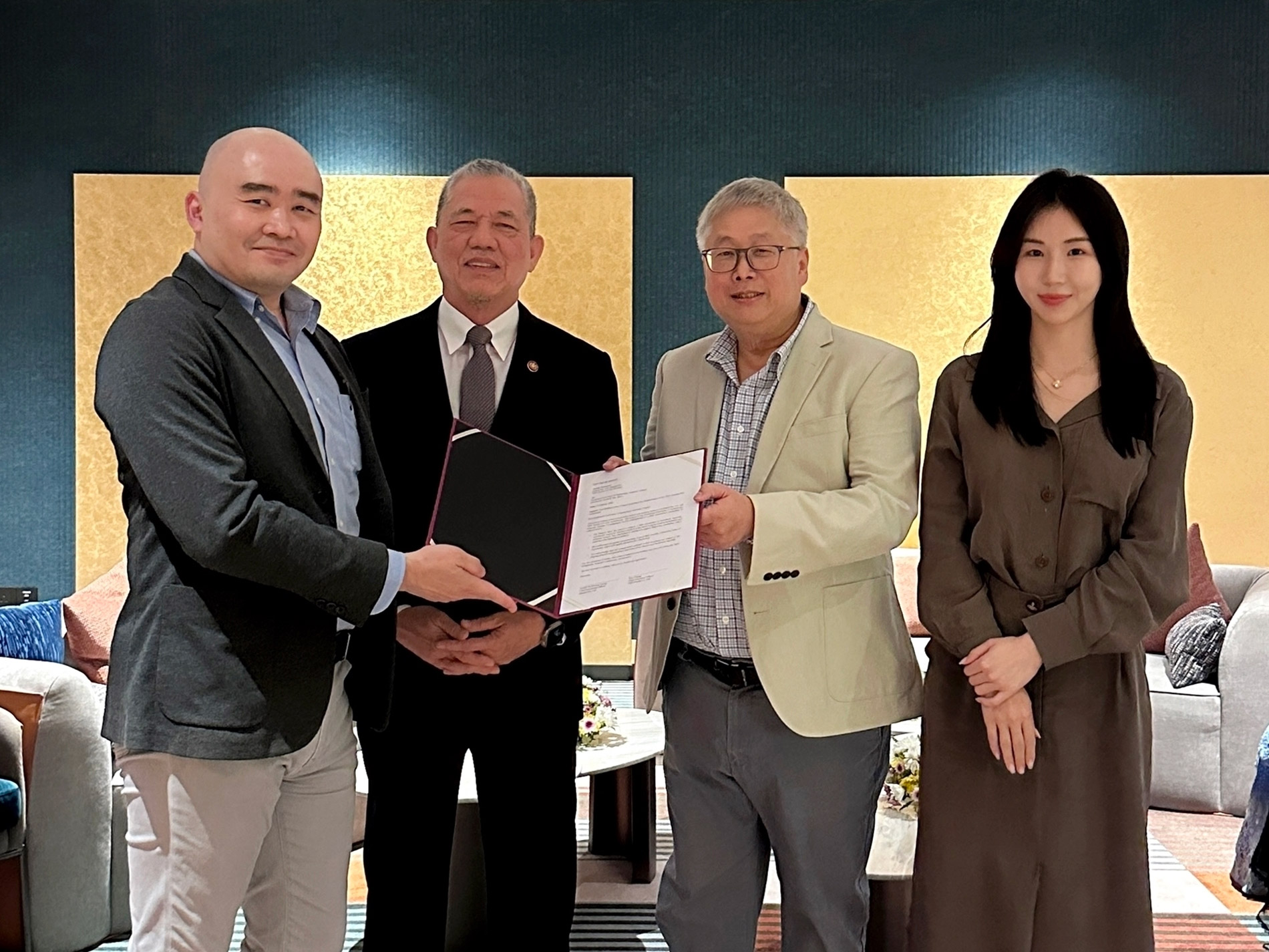 Quatini and YRY Pacific Sign Letter of Intent with Swinburne for AI PhD Research and Innovation Initiative